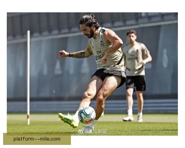 皇马发布2026年北美商业巡赛新款服装 助力球队全球推广